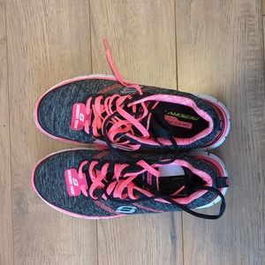 Brand New women's Skechers size 7.5 Sneakers